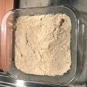 Grease a Baking Dish and Preheat the Oven at 200ºC