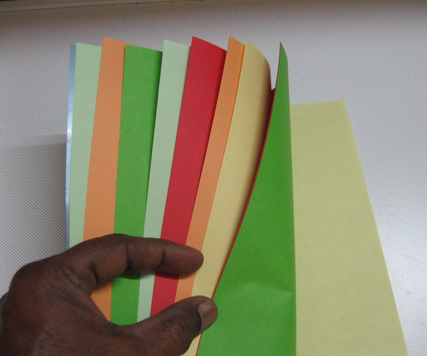 How to Make a Colourful Scrapbook