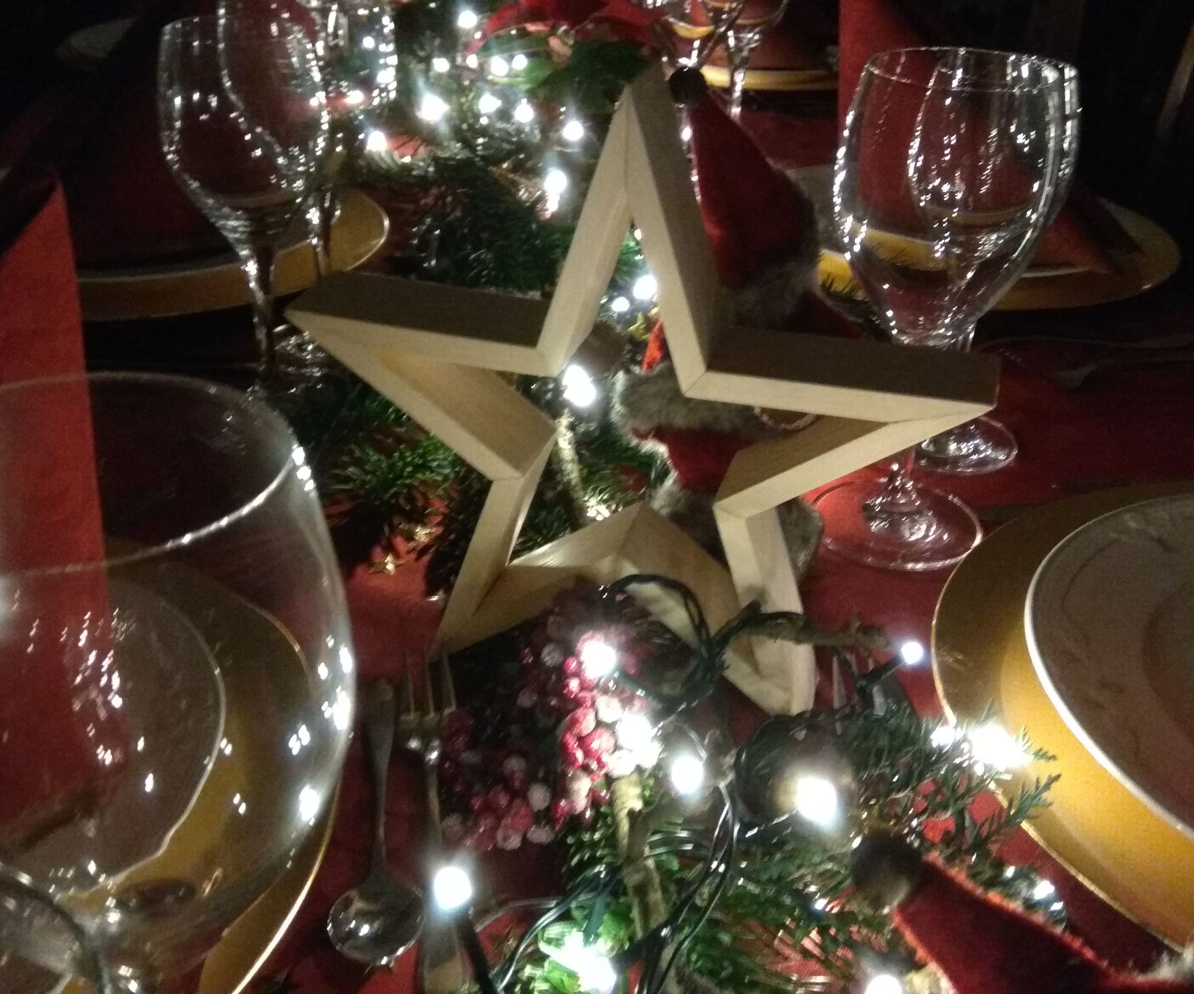 Chritsmas Dinner Table Decorative Stars