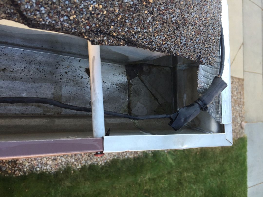 Installing Ice Melt Covers With EasyOn Gutter Guards : 5 Steps -  Instructables