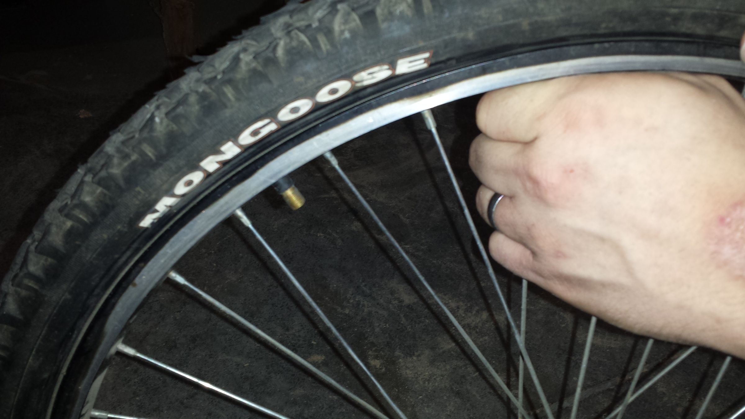 Change a Mountain Bike Tube Without Tools 6 Steps (with Pictures