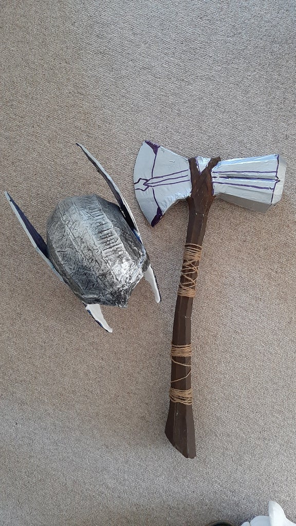 Cardboard Stormbreaker and Thor:Ragnarok Helmet : 5 Steps Instructables Cardboard Stormbreaker and Thor:Ragnarok Helmet : 5 Steps Instructables