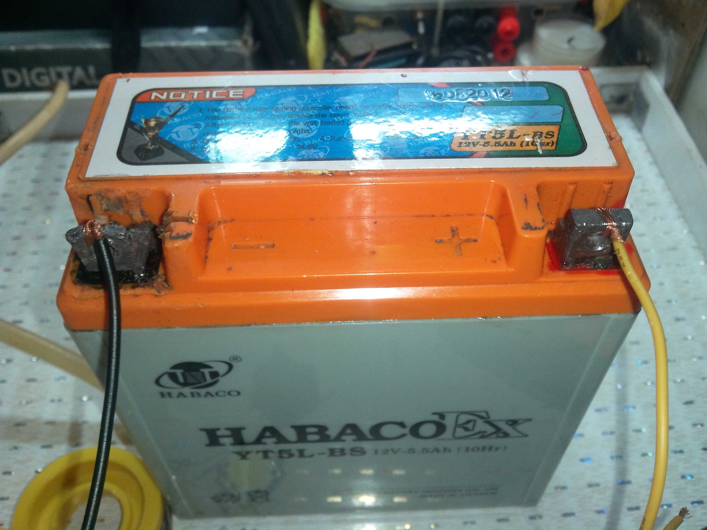 Turn Old, Dead Battery Into New Emergency Light and Even More 5 Steps