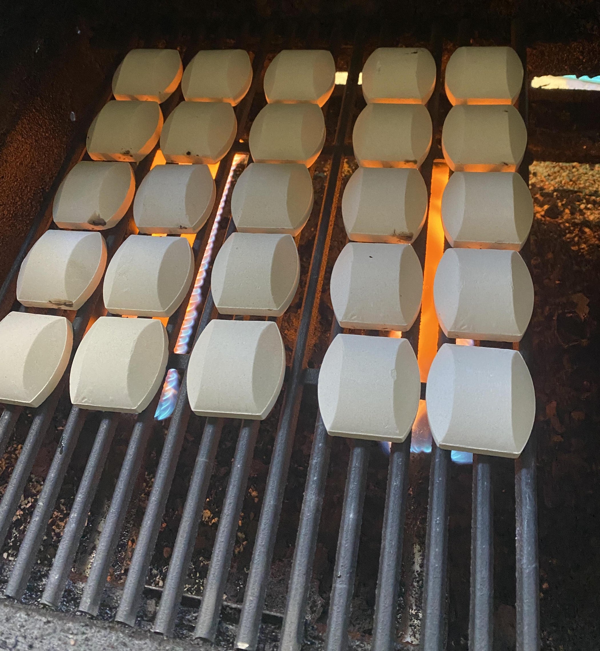 BBQ Flame Tamer That Will Last. Instructables