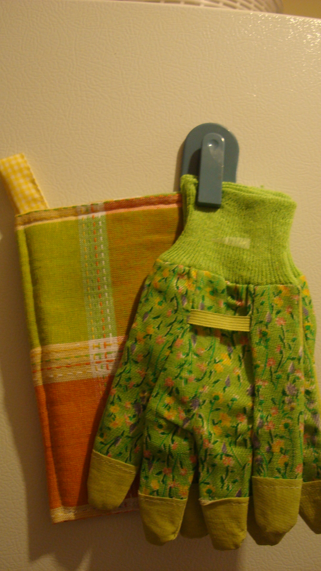 Turn Your Old Towels Into Pot Holders in 30 Minutes