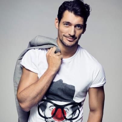 International Newport Group Runway Hong Kong , DAVID GANDY LANSERAR RÖD NÄSA DAG MODE AUCTION