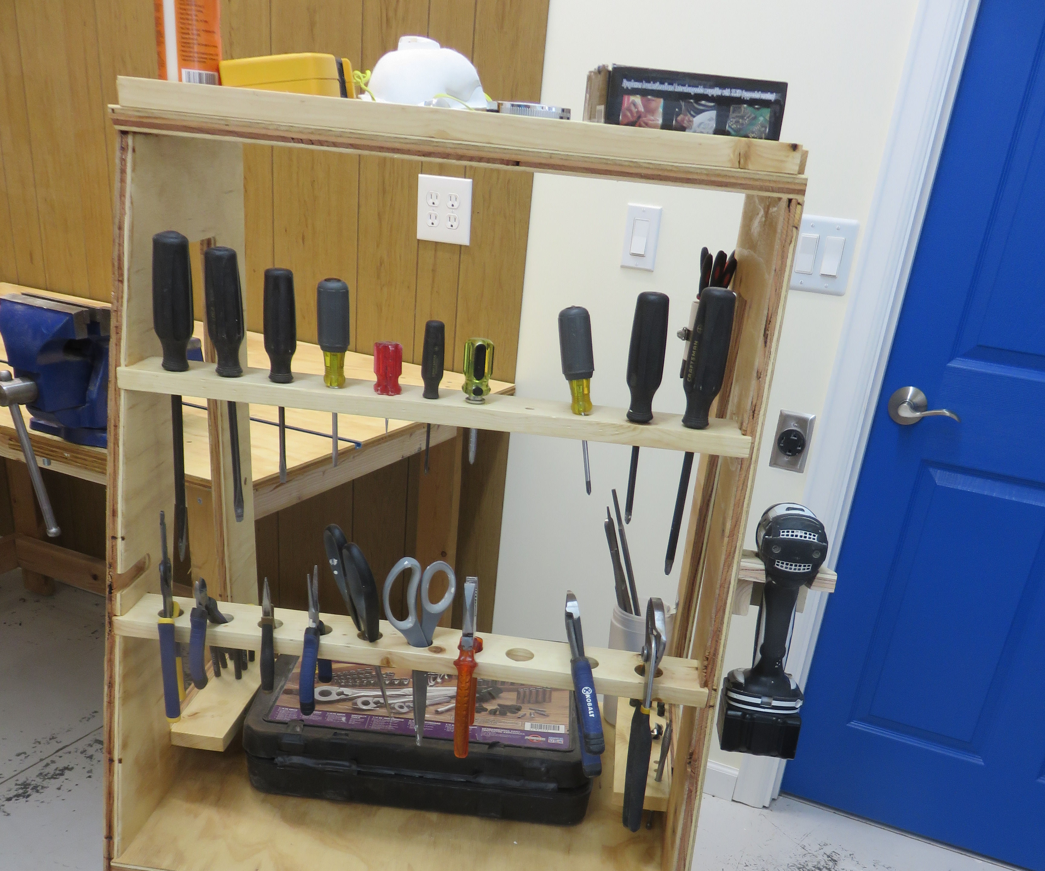 Movable Shop Tool Ladder