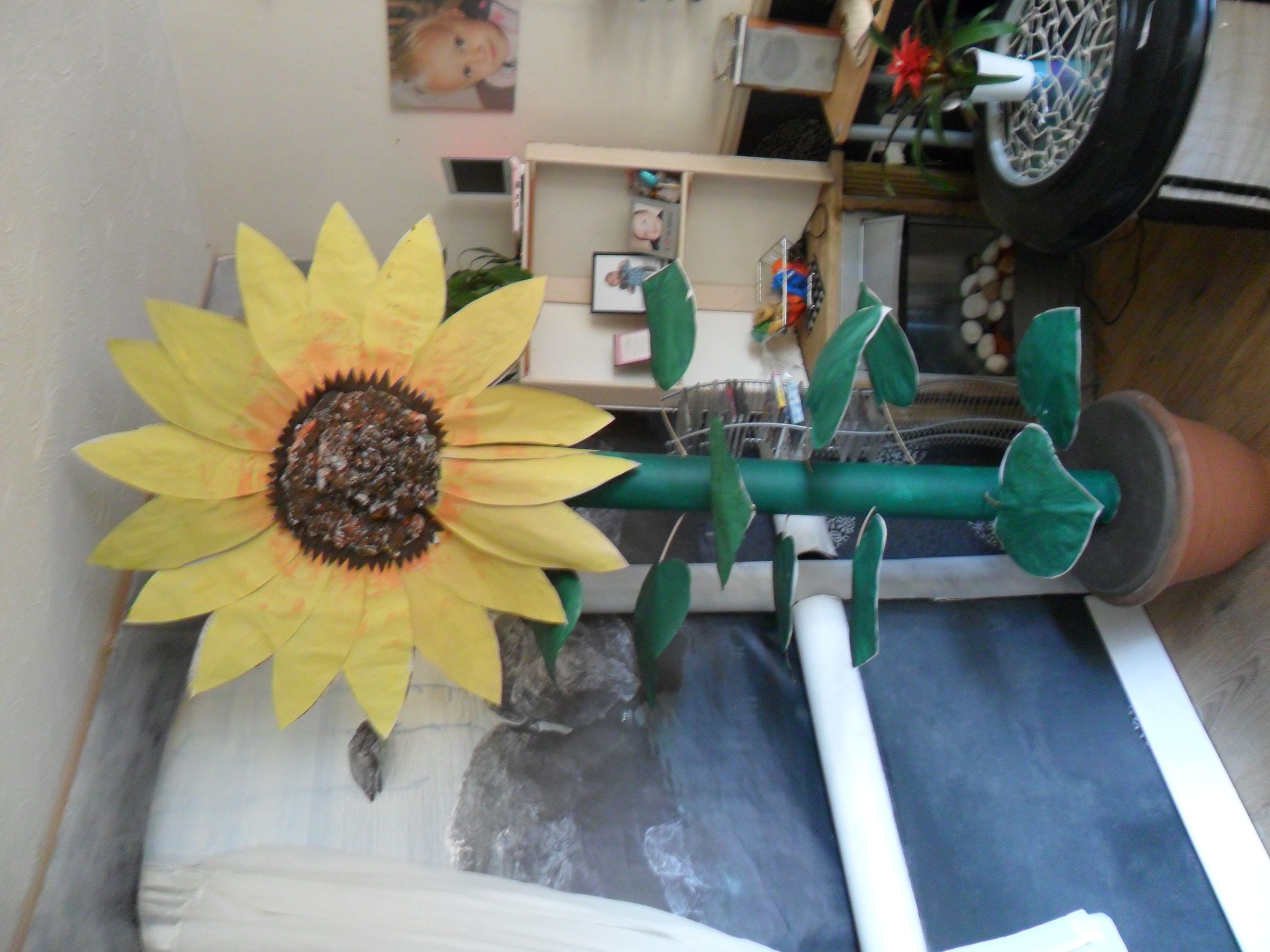 HOW TO BUILD... A 8Ft Sun flower, Lol