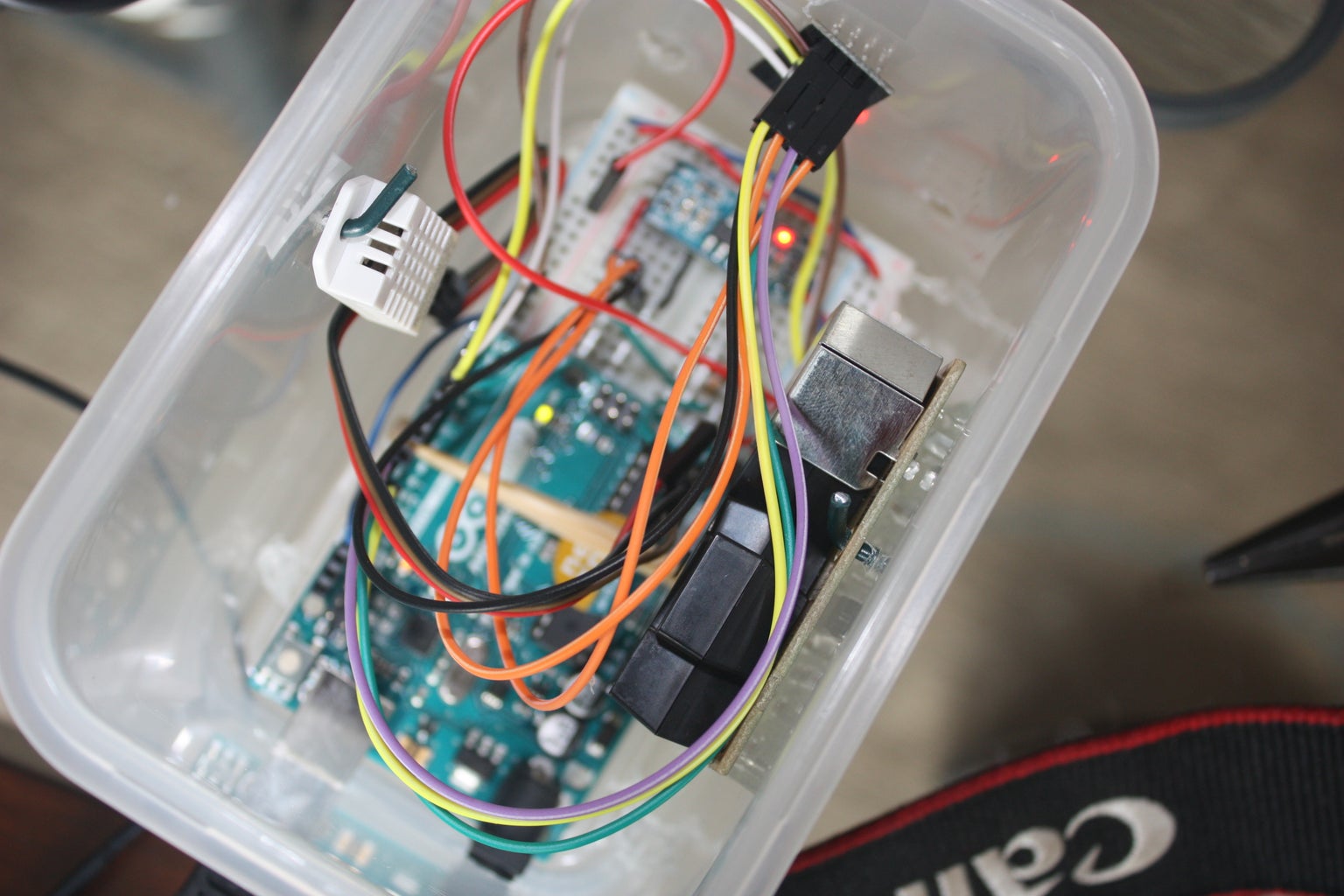 Arduino Dust, Humidity and Temperature Monitor Broadcasted to the ...