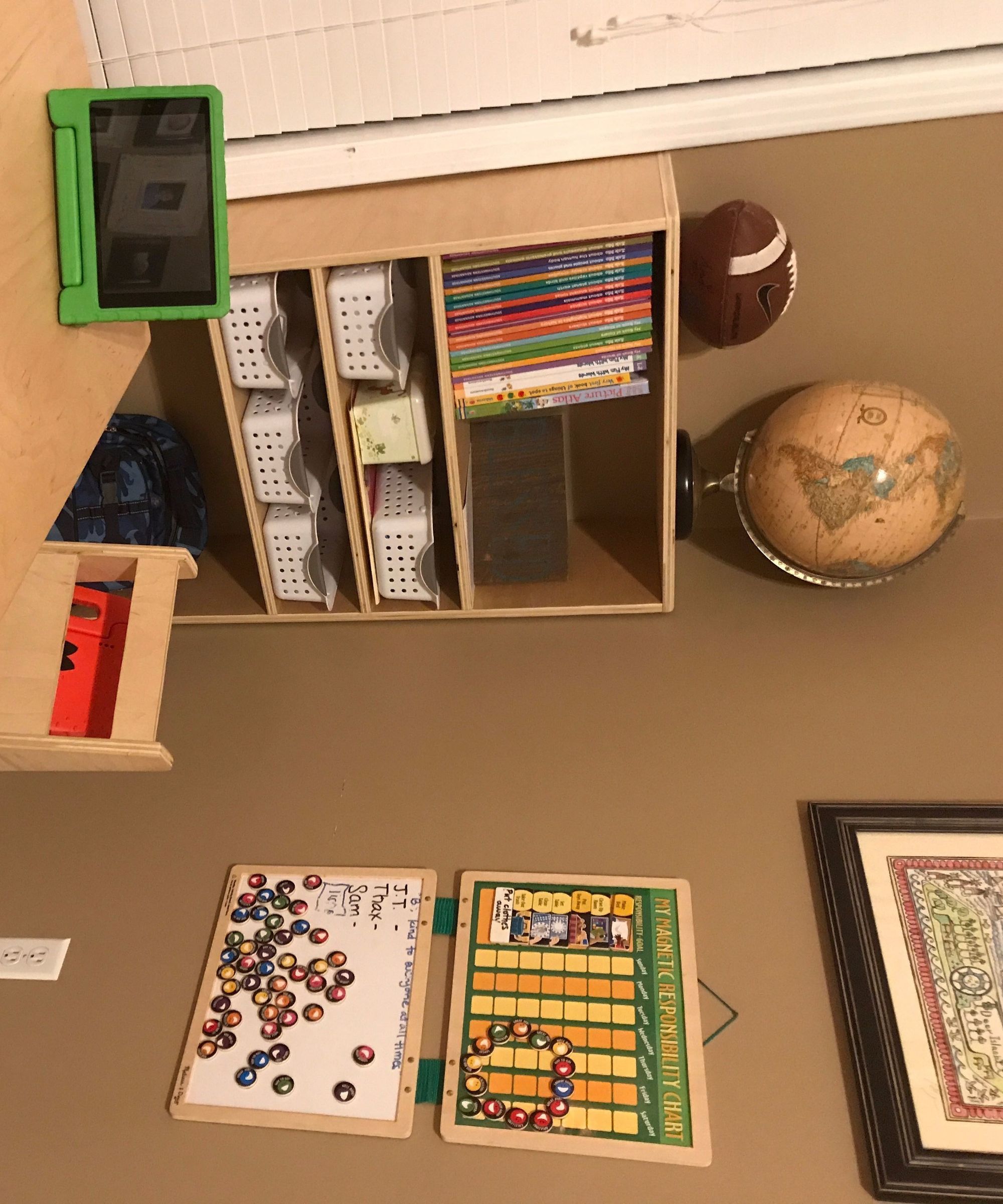 DIY Organization Bookshelf