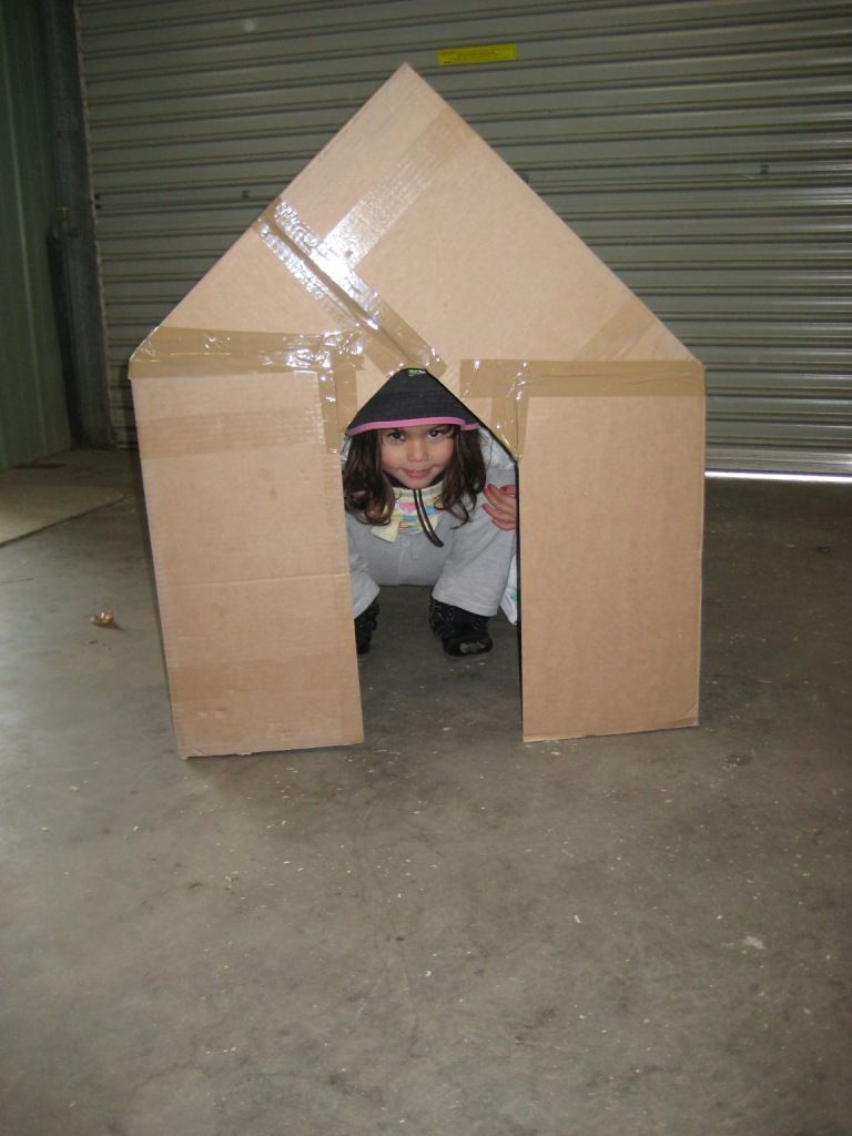 Cardboard Box Play House : 5 Steps - Instructables, image size:768x1024