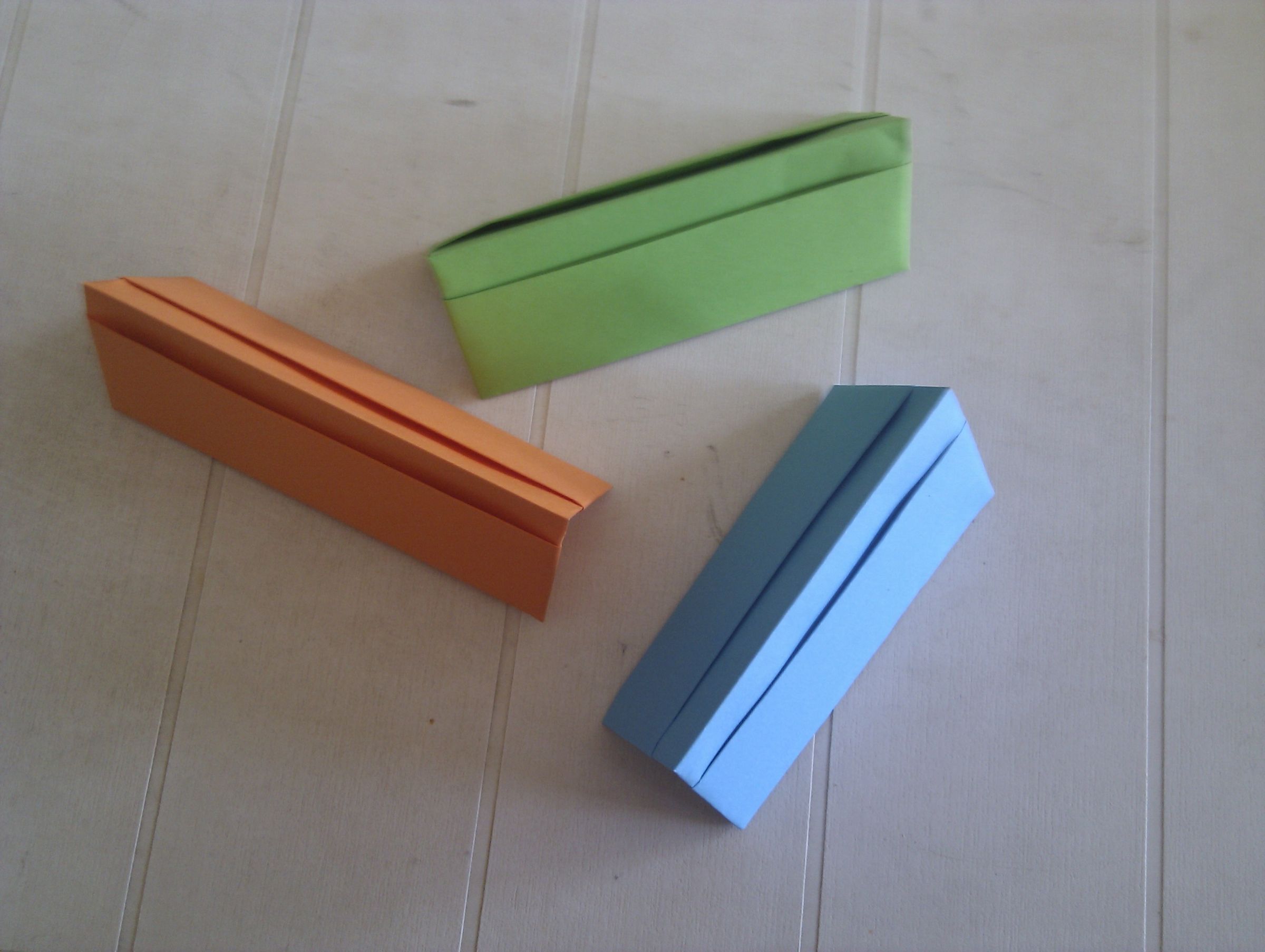 Origami Office Desk Card Organiser
