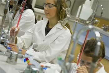 Information About Lab Technician Schools & Legal Nurse Consultant Schools