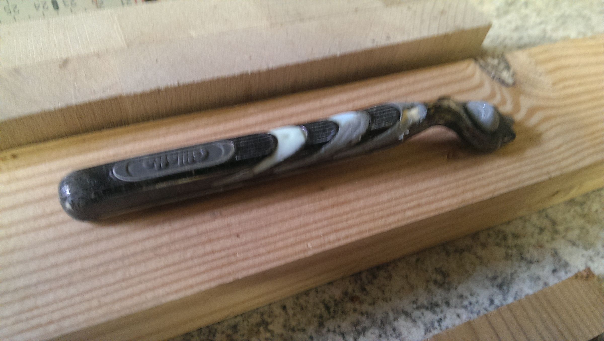 Renewed Wooden Razor : 4 Steps (with Pictures) - Instructables