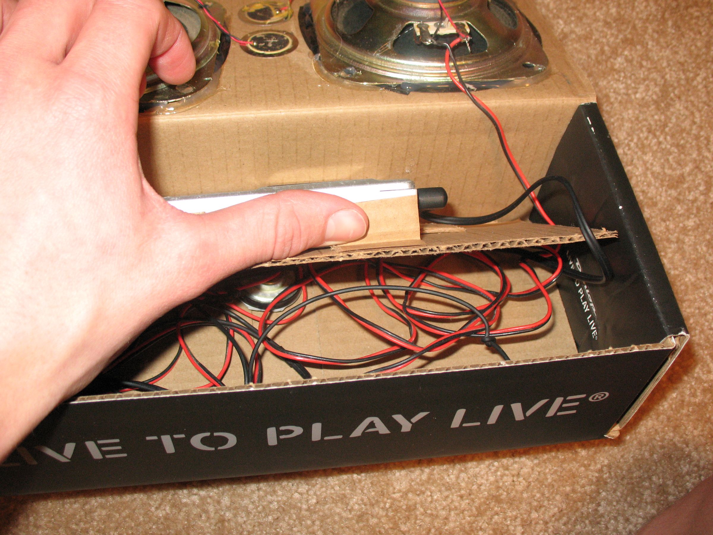 Cardboard Boombox (made for an Mp3 Player or Ipod) 4 Steps