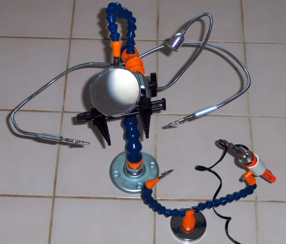 Ultimate DeskSquid / Helping Hand