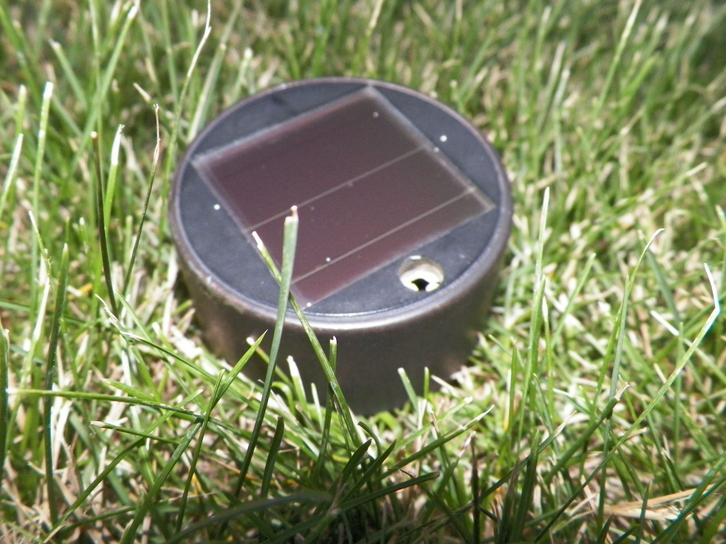 HOW TO: Pocket Sized Solar Battery Charger
