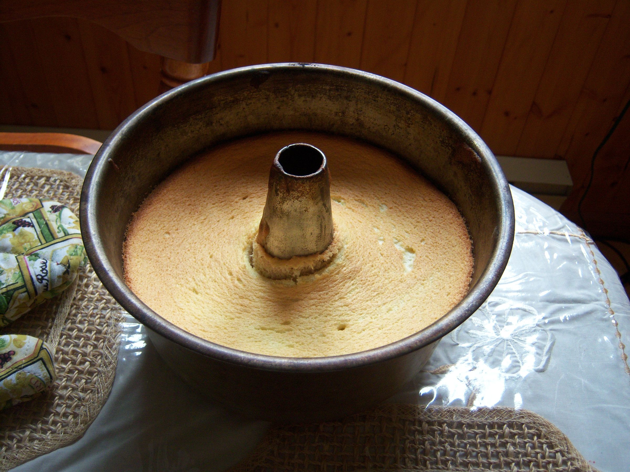 How to Make Cake (and Cupcakes)