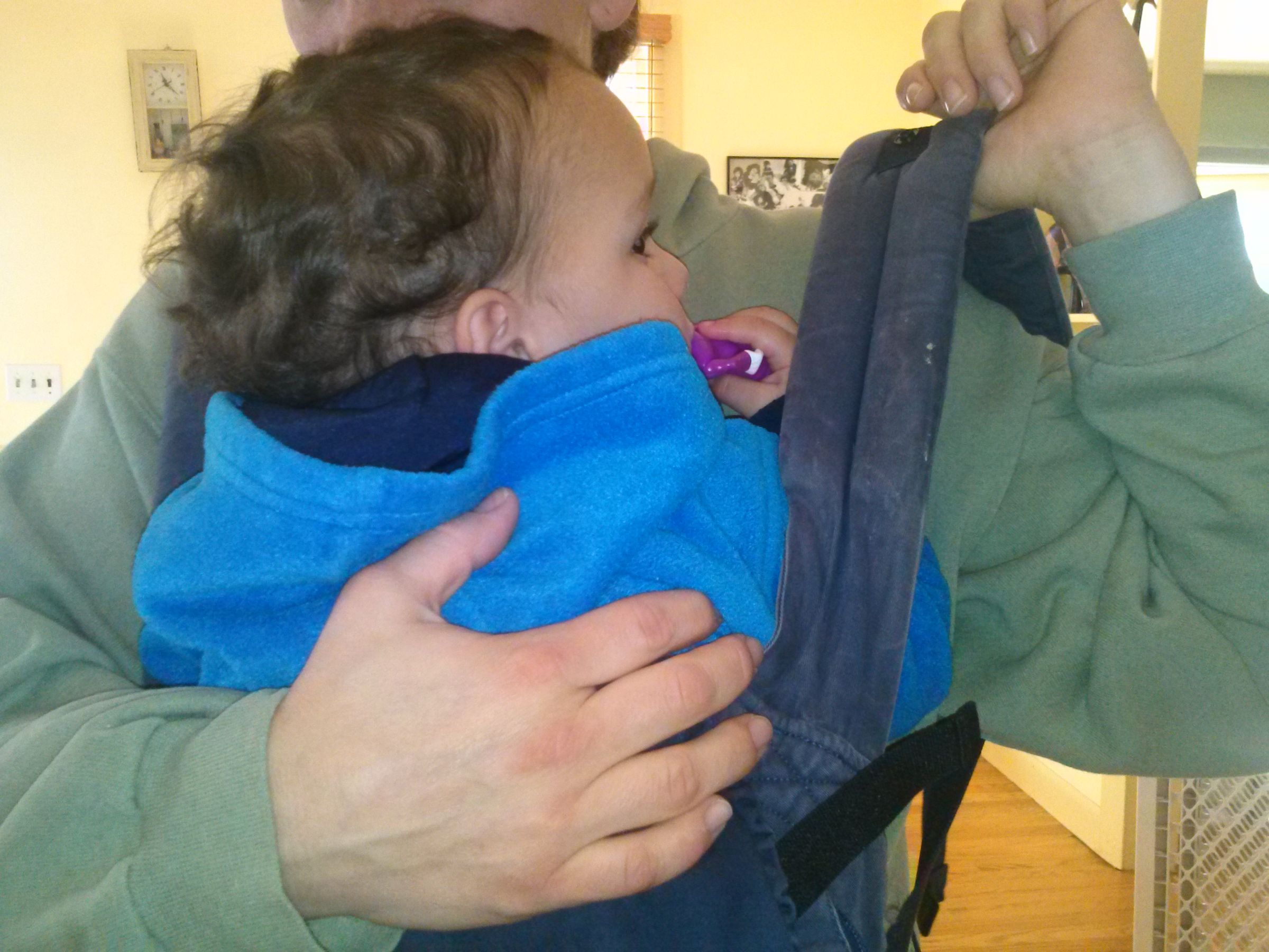 How to Use an Ergo Carrier to Calm Your Baby to Sleep 4 Steps