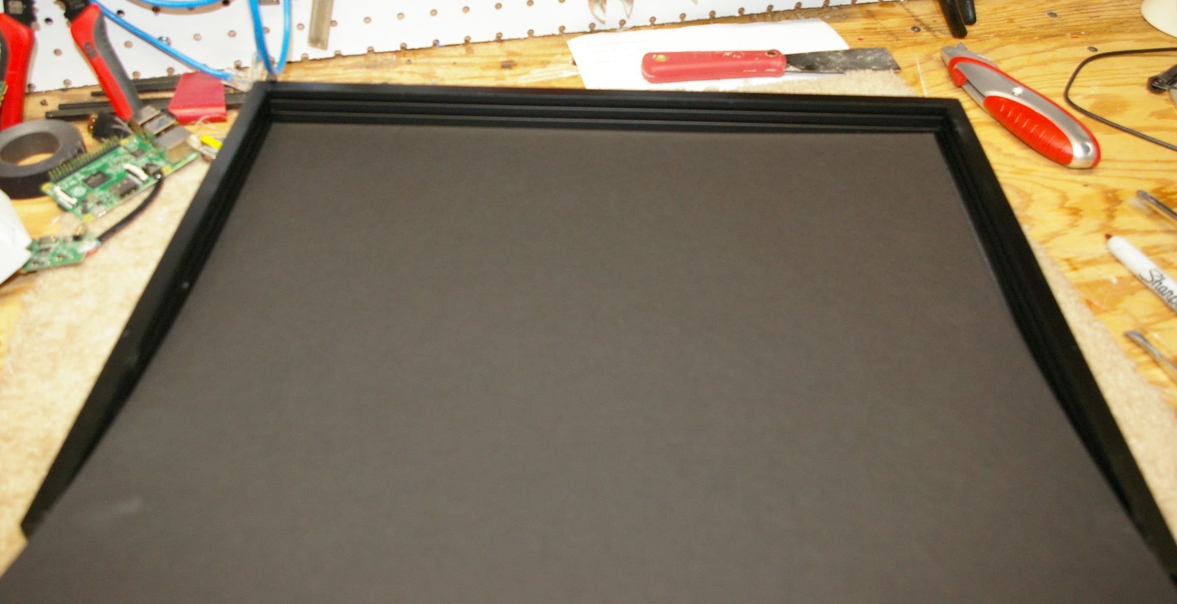 Wireless Raspberry Pi Digital Picture Frame in a Shadow Box 10 Steps