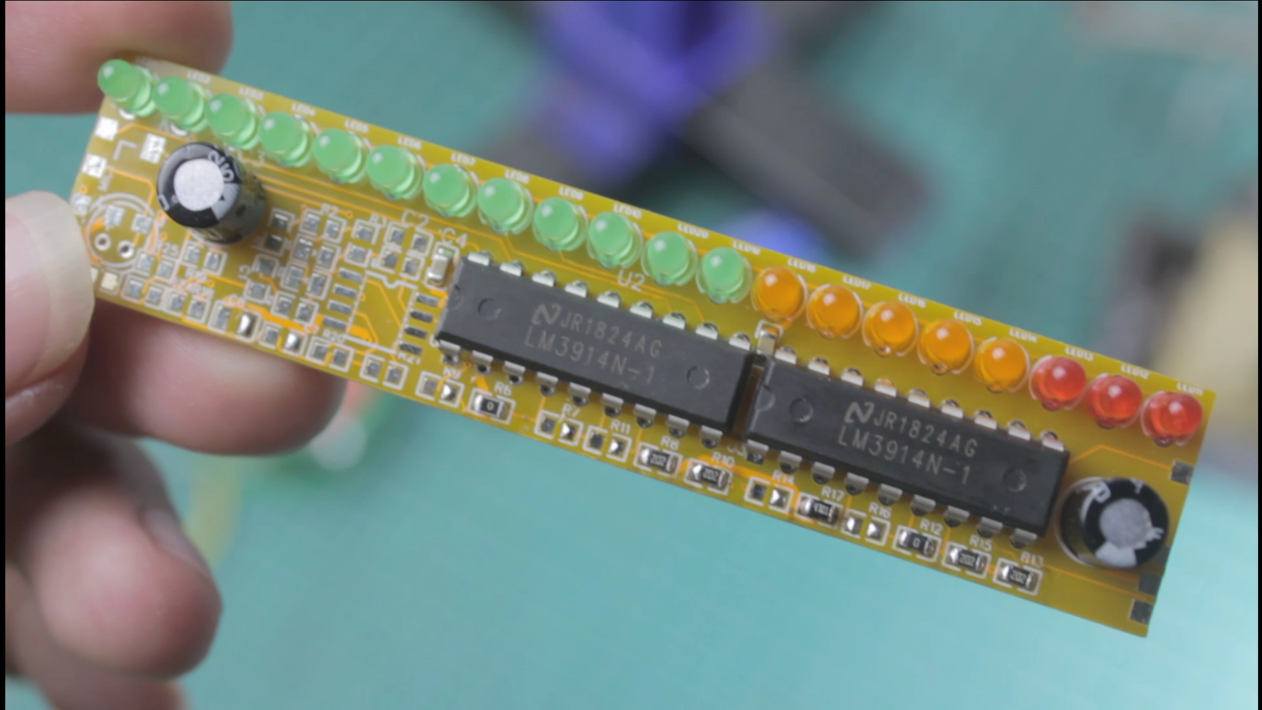 Vu Meter LM3914 Vs LM3915 : 6 Steps - Instructables