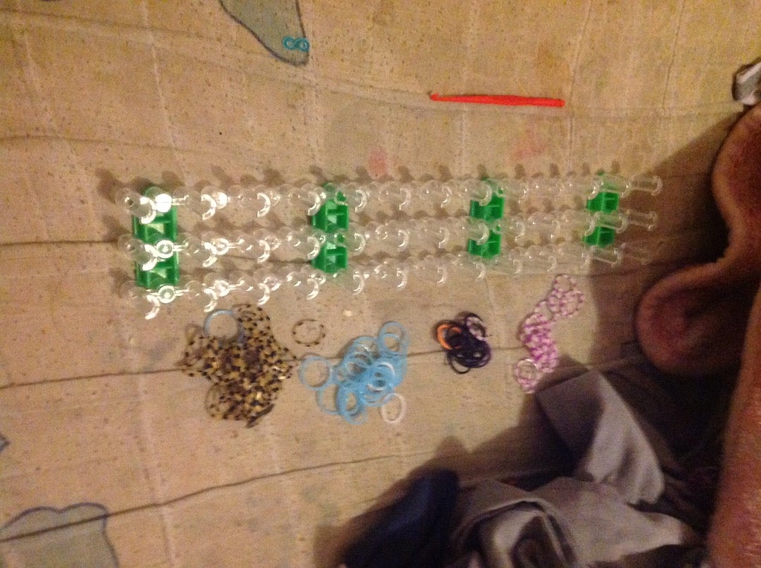 How to Make a Waterfall Bracelet on the Loom Rectangle Shape