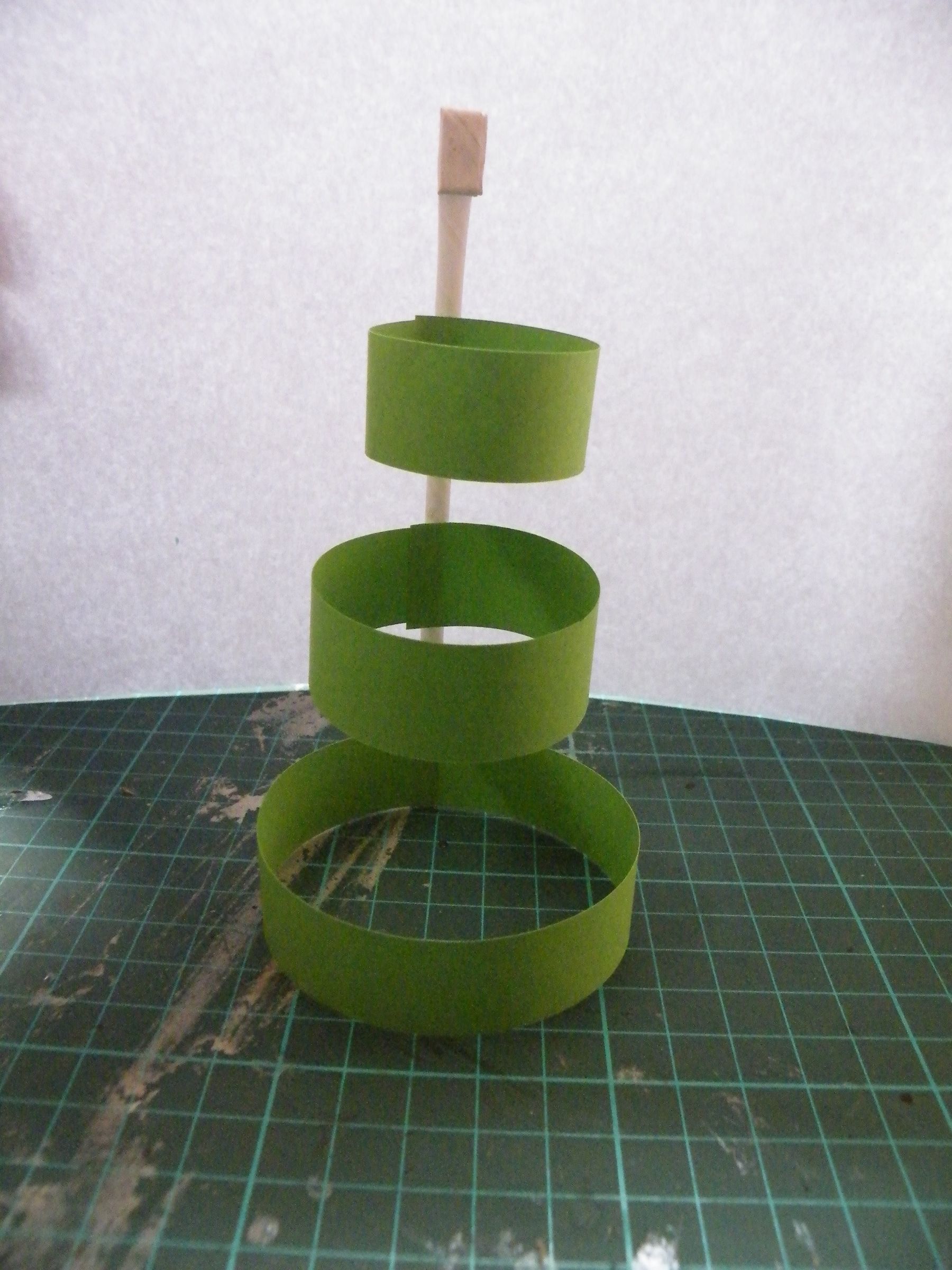Christmas Craft Activity - How to Make a Flying Christmas Tree
