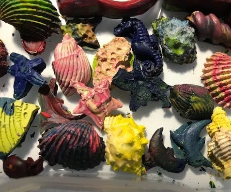 Crayons Molded Figures and Animals