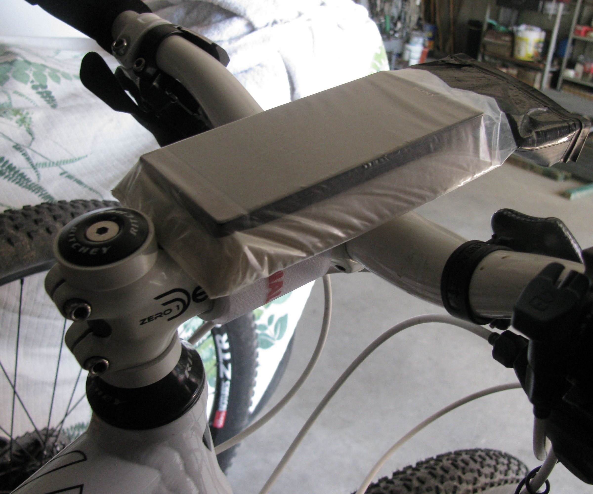 Cheap and Waterproof Smartphone Holder for Bikes