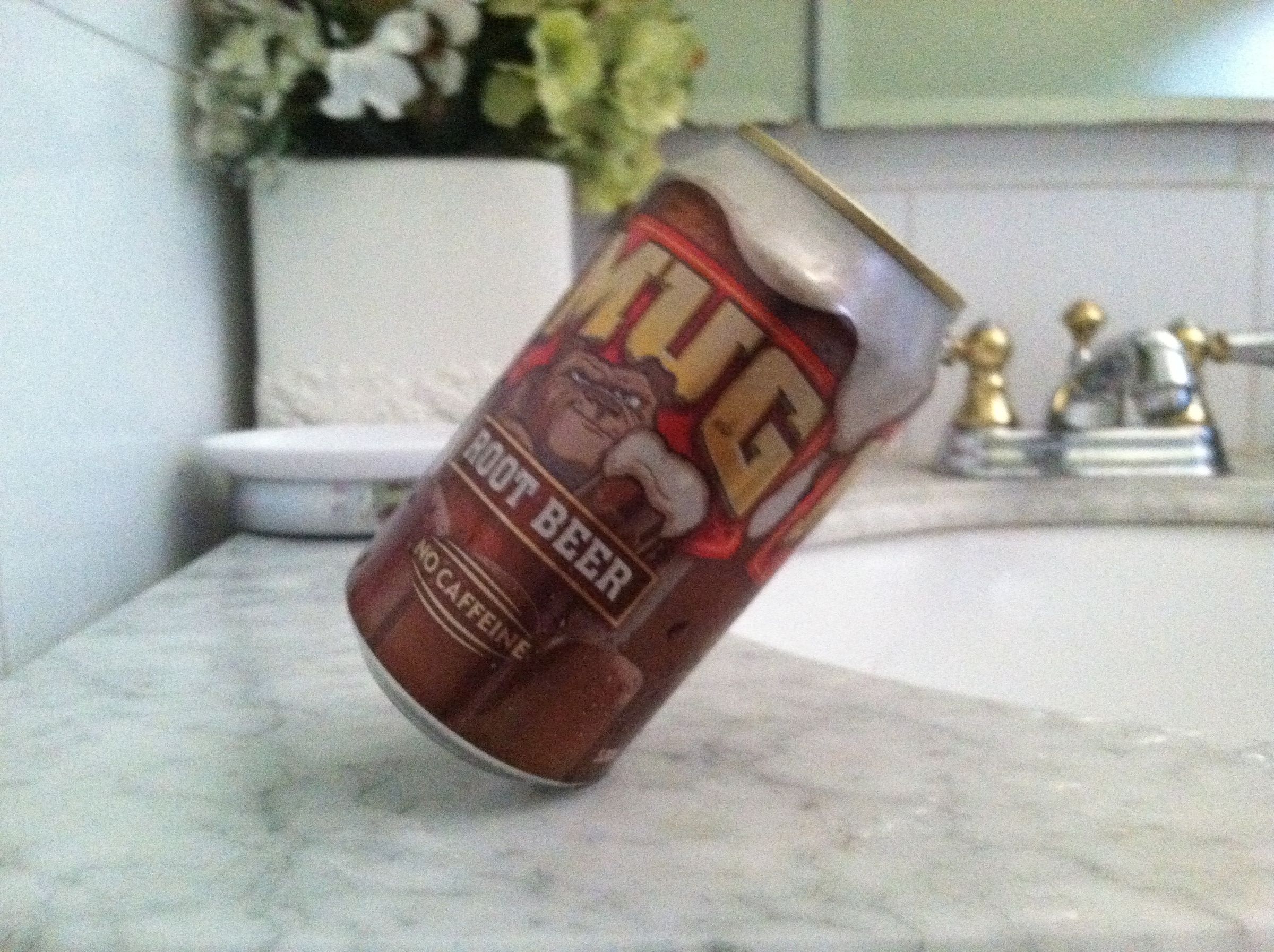 How to Balance a Soda Can on Its Edge