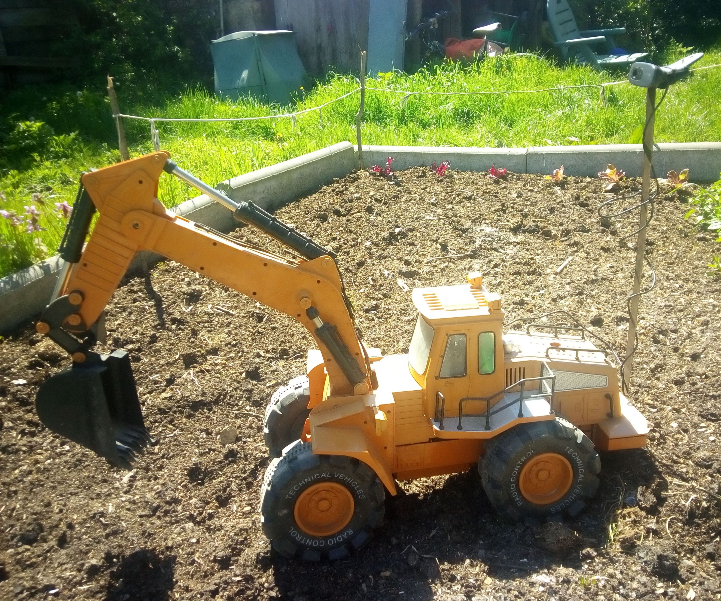 FPV Internet Controlled Toy Excavator