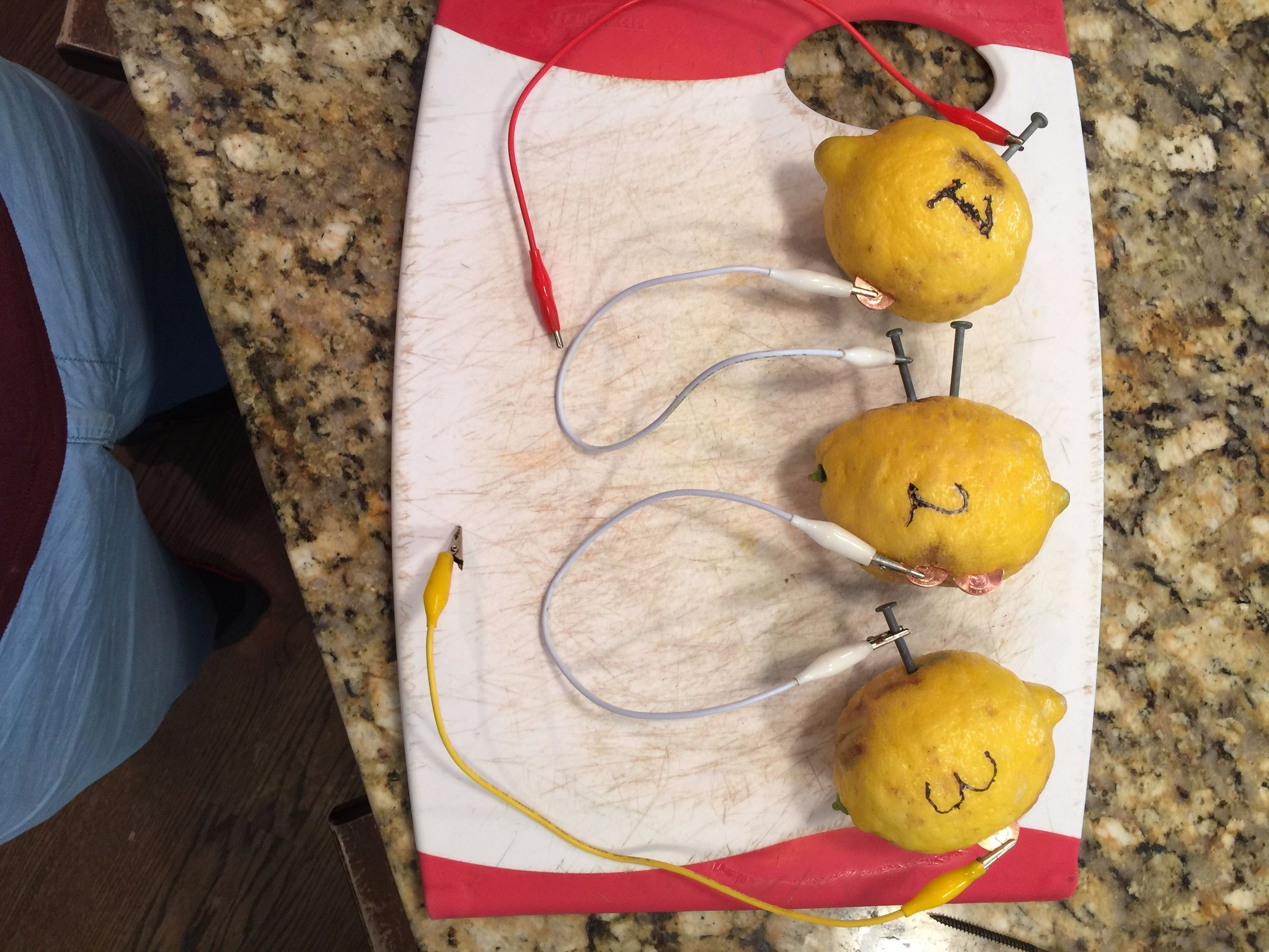 How to Make a Lemon Battery : 9 Steps (with Pictures) - Instructables
