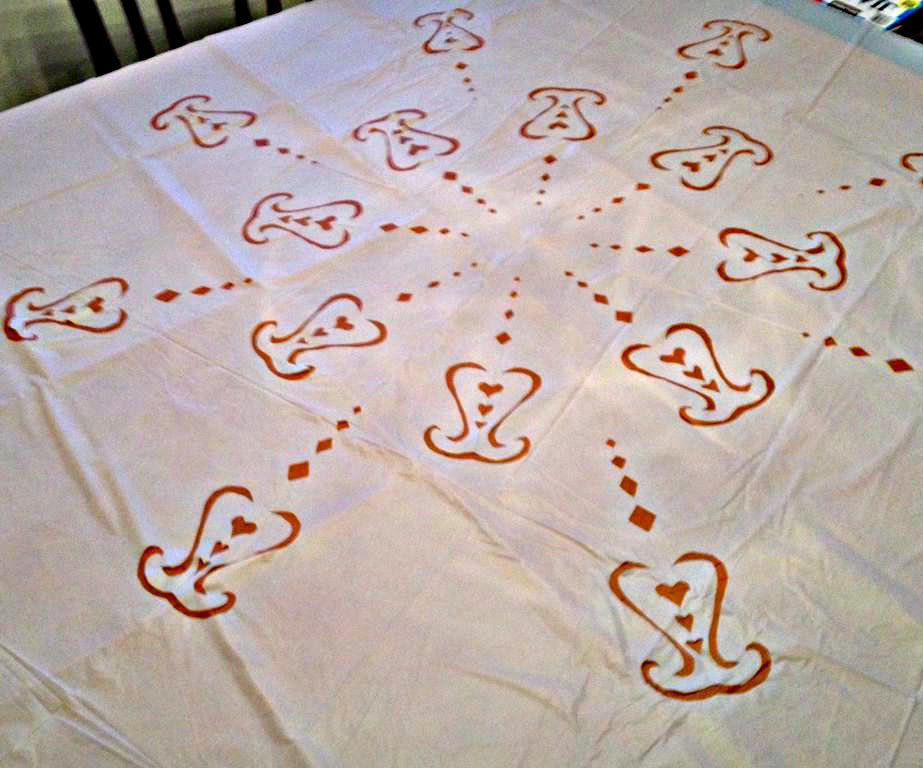 Decorative Table Cover Hack (using Two Overlapping Plastic Table Cloths)