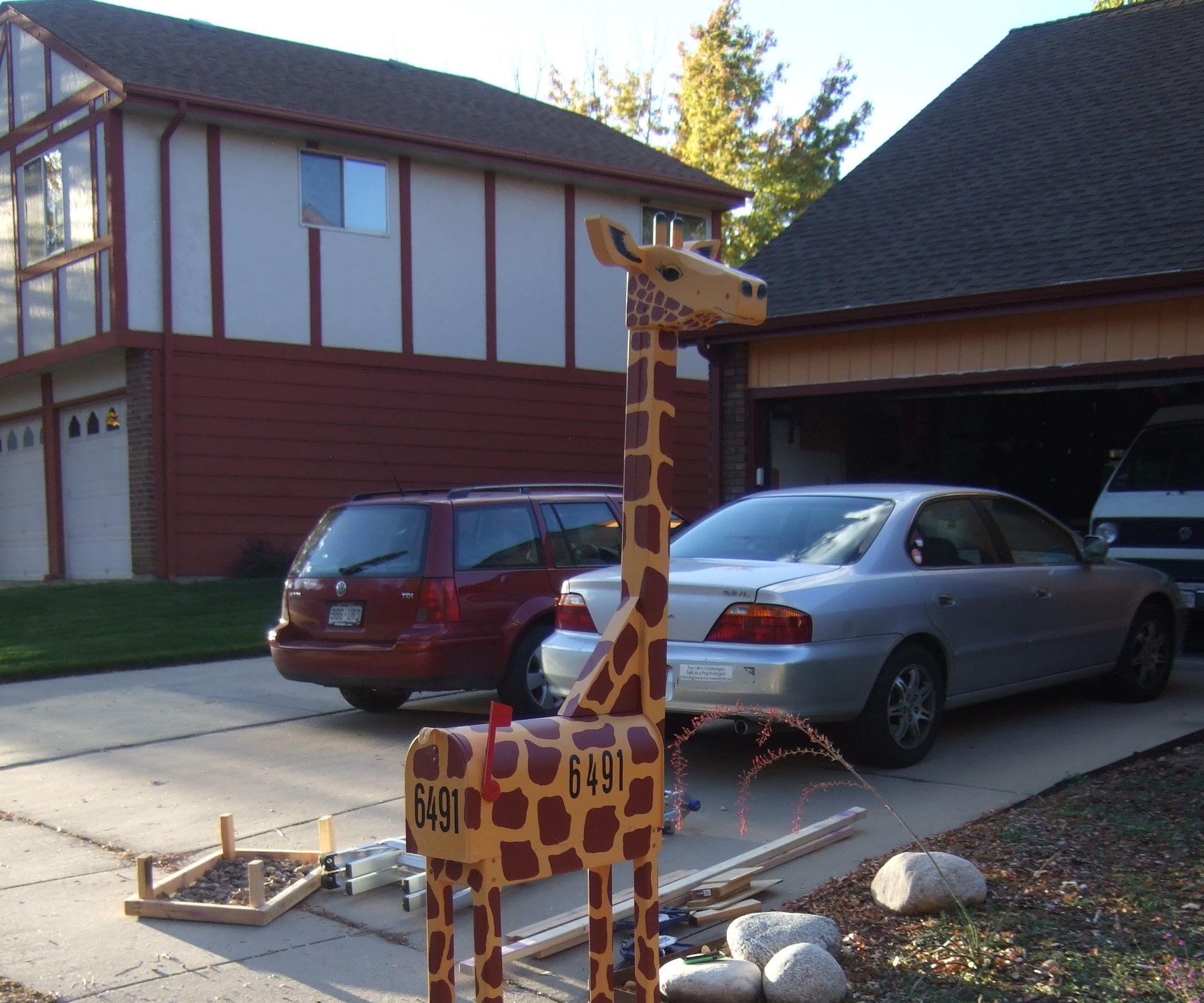 Giraffe Shaped Mailbox