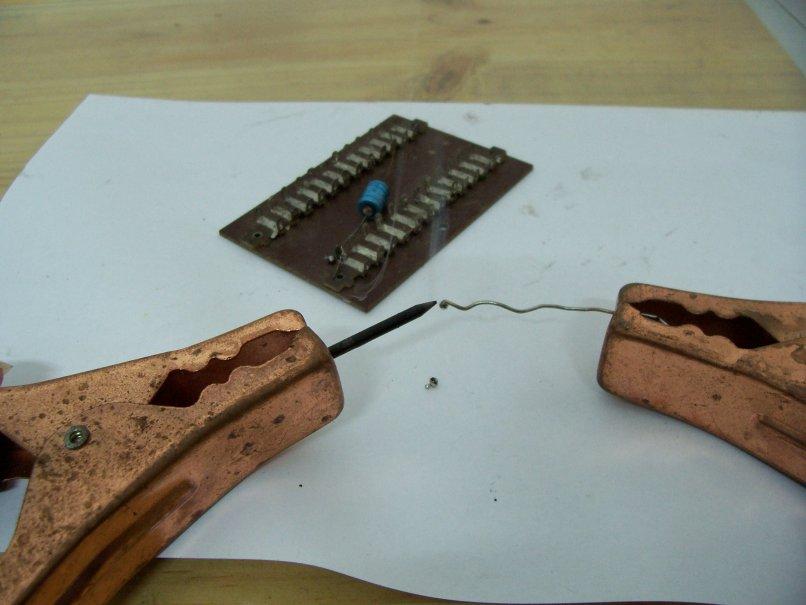 How to Solder With an AA Battery and a Car Battery