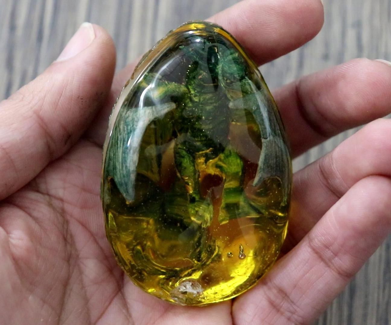 How to Make Dragon in Amber / Resin Crafts / Resin Art Project 