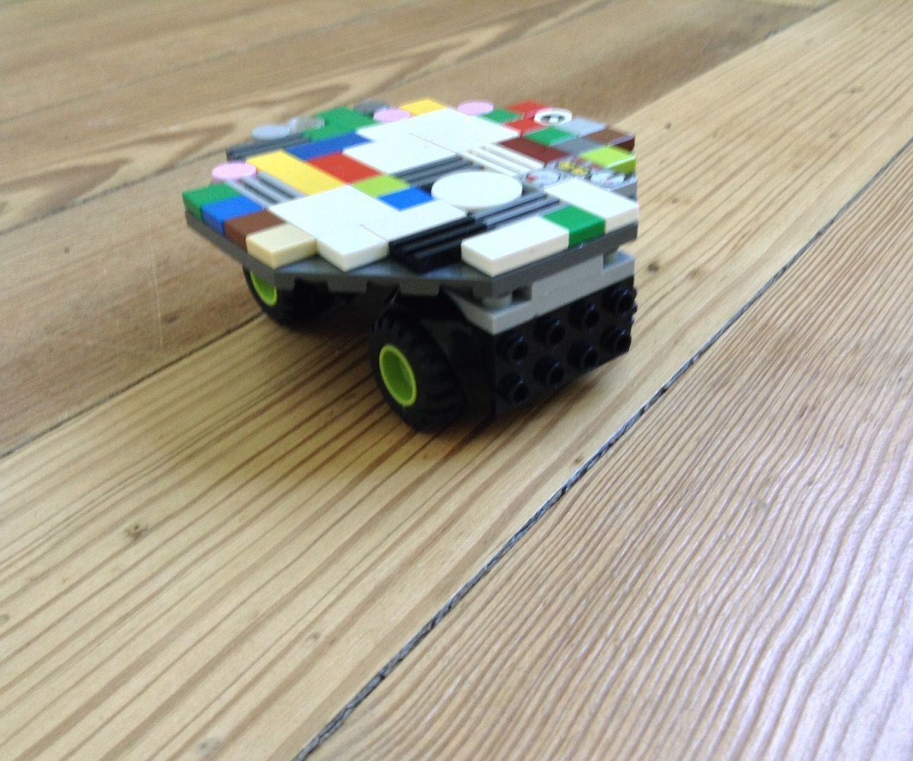 The Lego Beverage Coaster.....ON WHEELS!