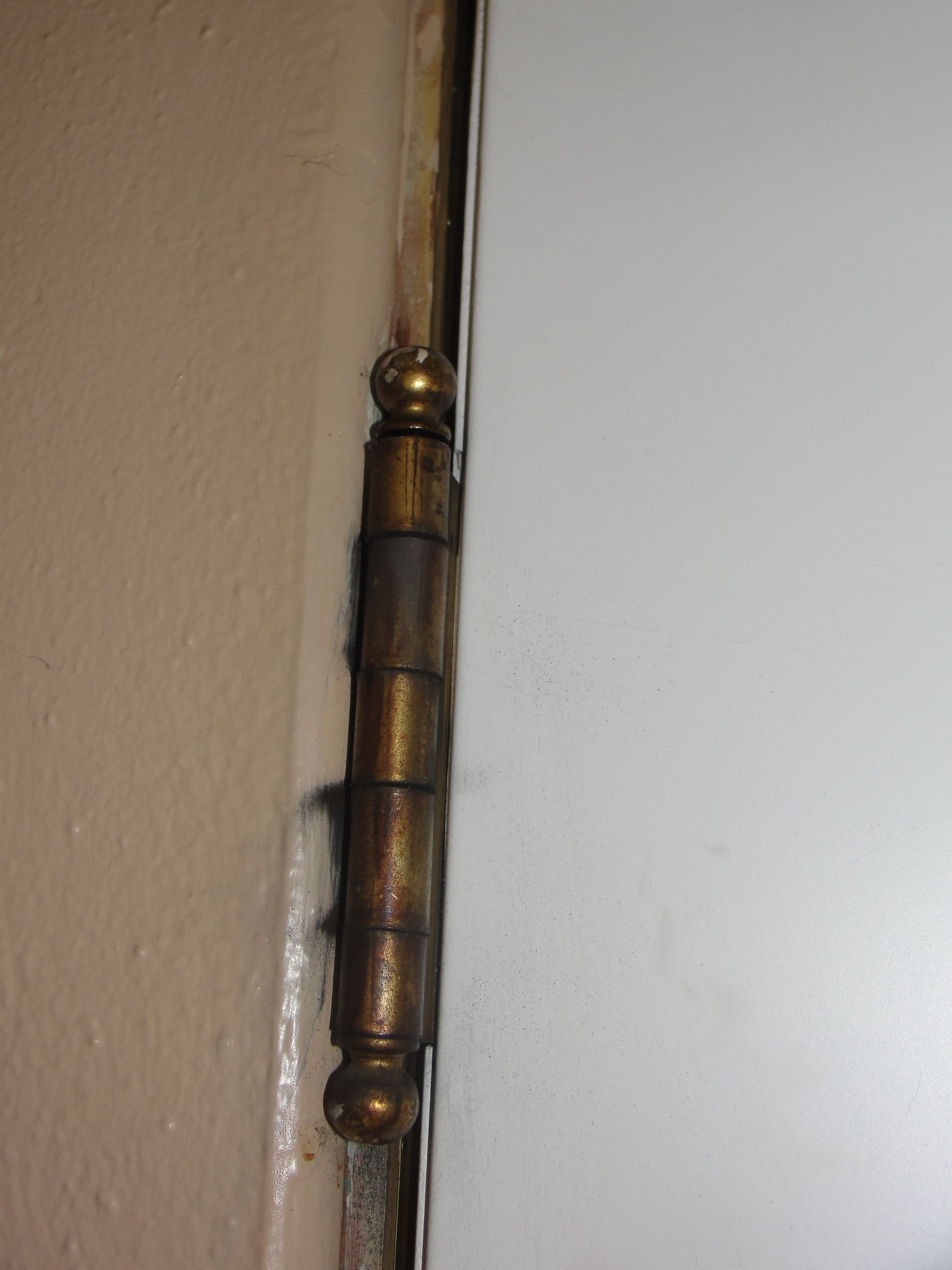 How to Fix a Squeaky Door 5 Steps (with Pictures) Instructables