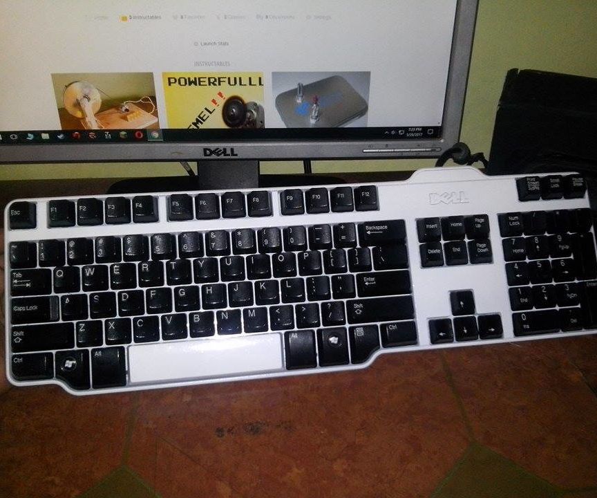 Old Keyboard Cleaned and Repainted