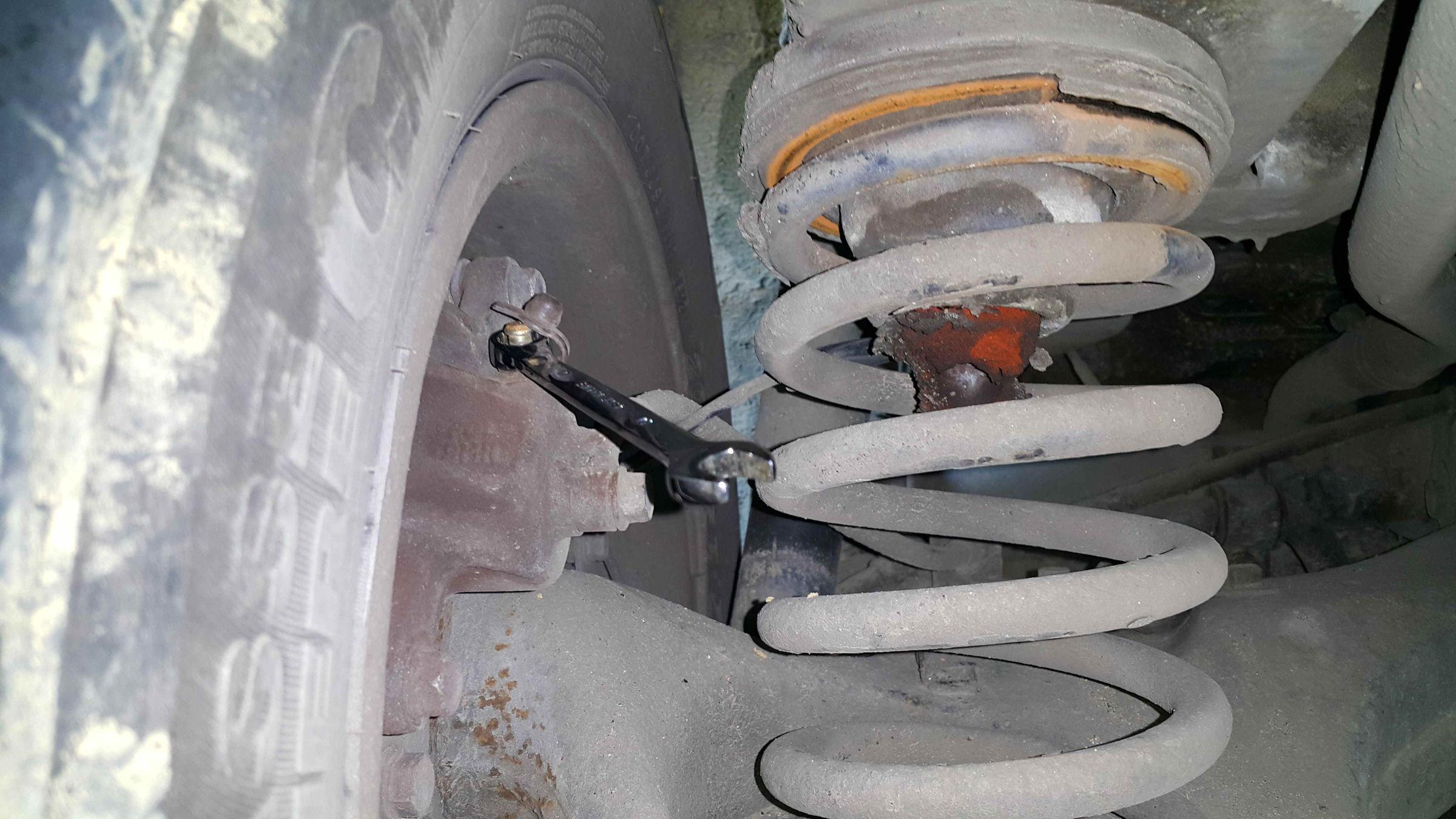 Bleeding Brake Lines Quick, Effective and Messy. 6 Steps