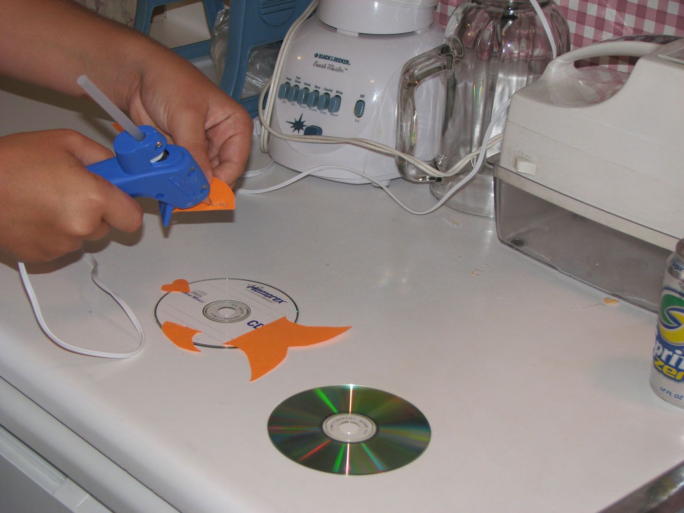 CD ROM Fish Craft : 8 Steps (with Pictures) - Instructables