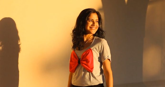 DIY - T-shirt With a Lovely Bow