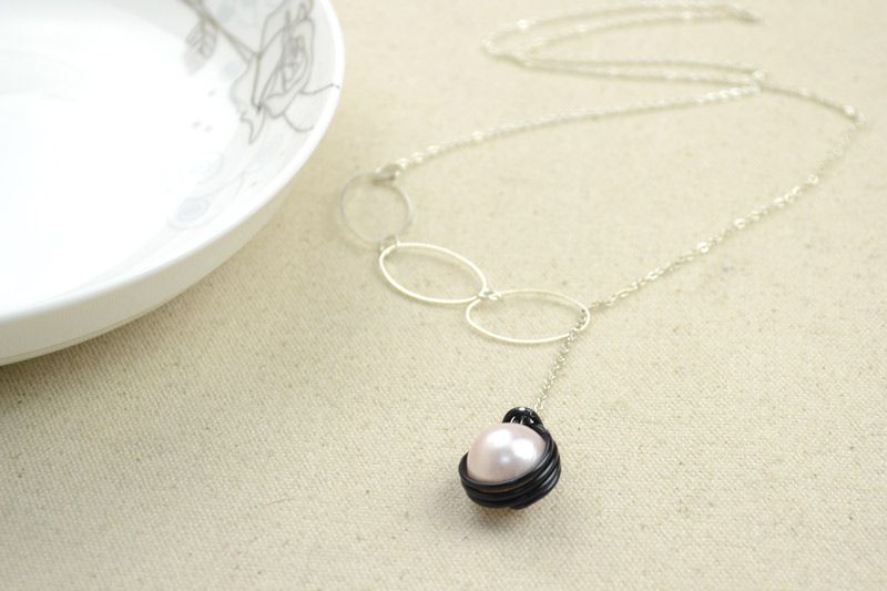 Chic Jewelry to Make- Handmade Necklace in Lariat Pattern