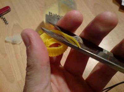 Adjust and Mount the Bottlecap