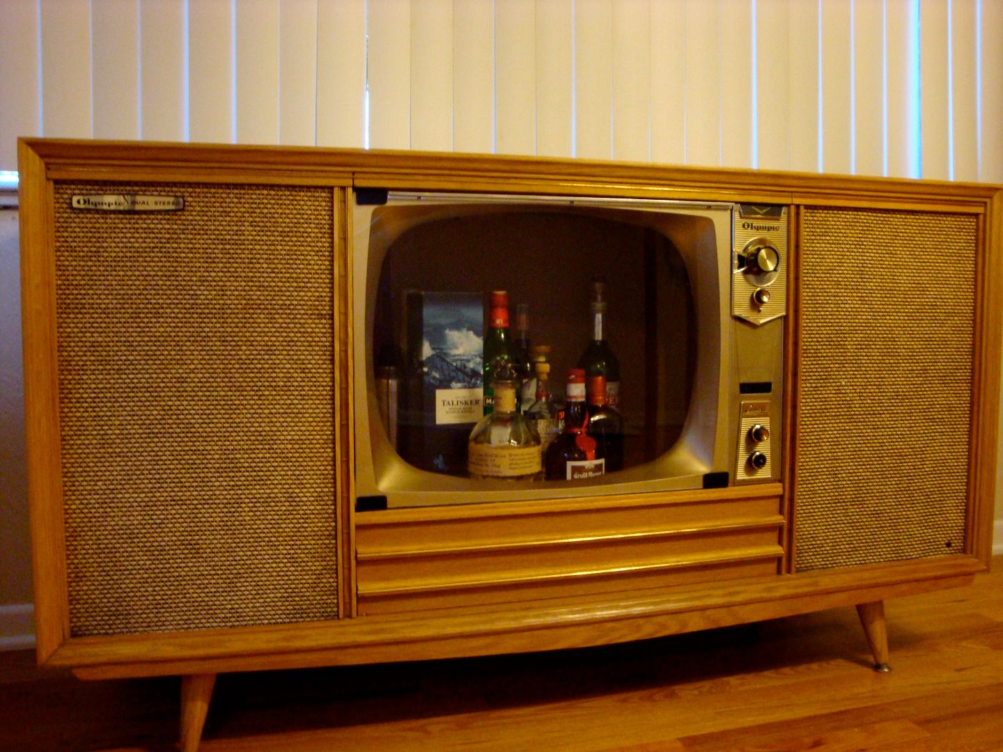 Stereo Console Refurbish and Conversion 5 Steps (with Pictures