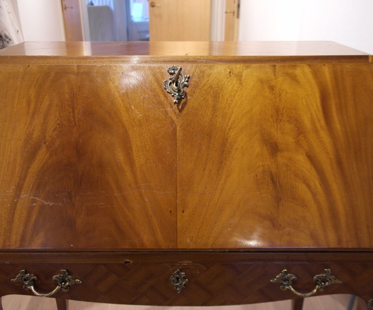 Repairing Surfaces on Old Furnitures 3 Steps Instructables