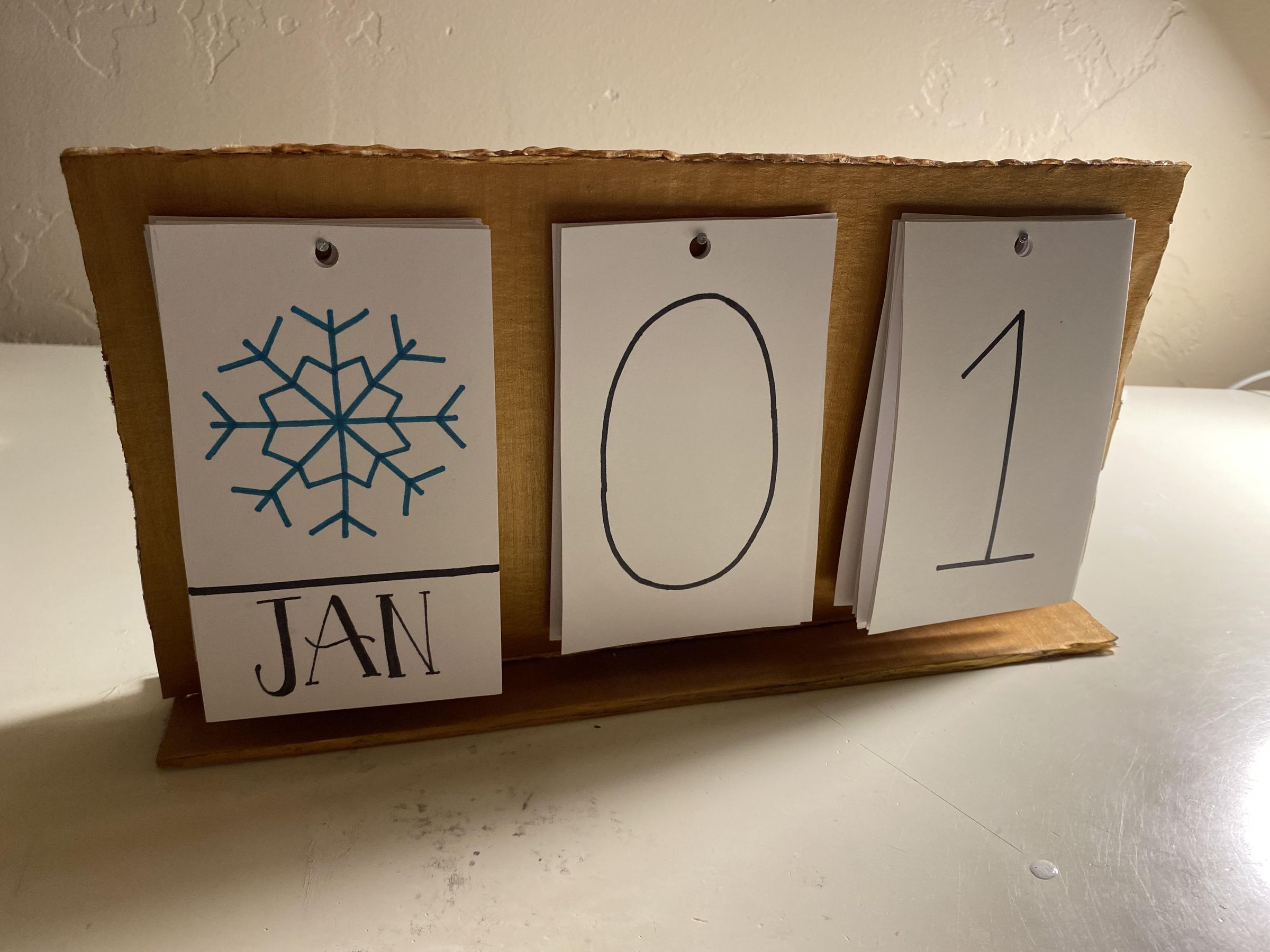 DIY Calendar : 4 Steps - Instructables