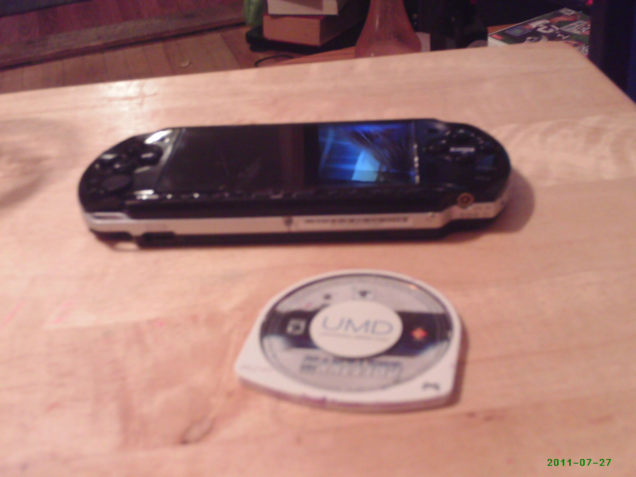 How to Fix a Broken Umd Disk for Psp Game System. 5 Steps Instructables
