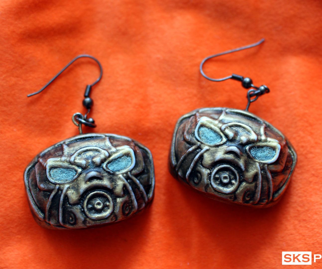 Borderlands Psycho Glow in the Dark Earrings