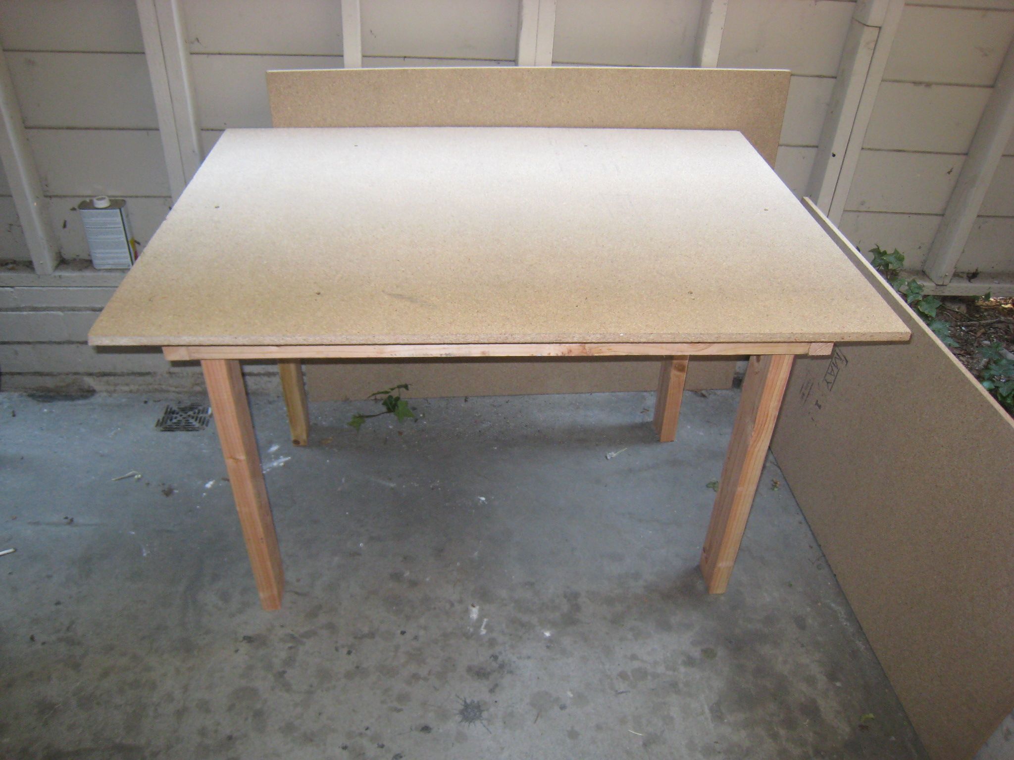 An Outdoor Project Desk on the Cheap